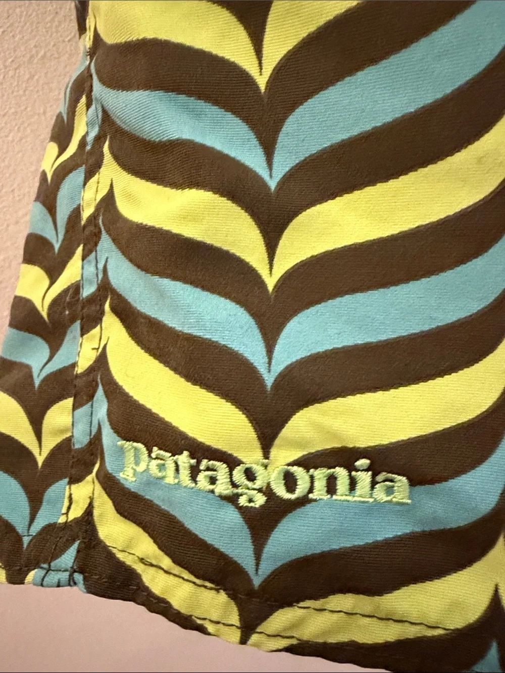 Patagonia Wavefarer blue men board shorts swim 10” 36